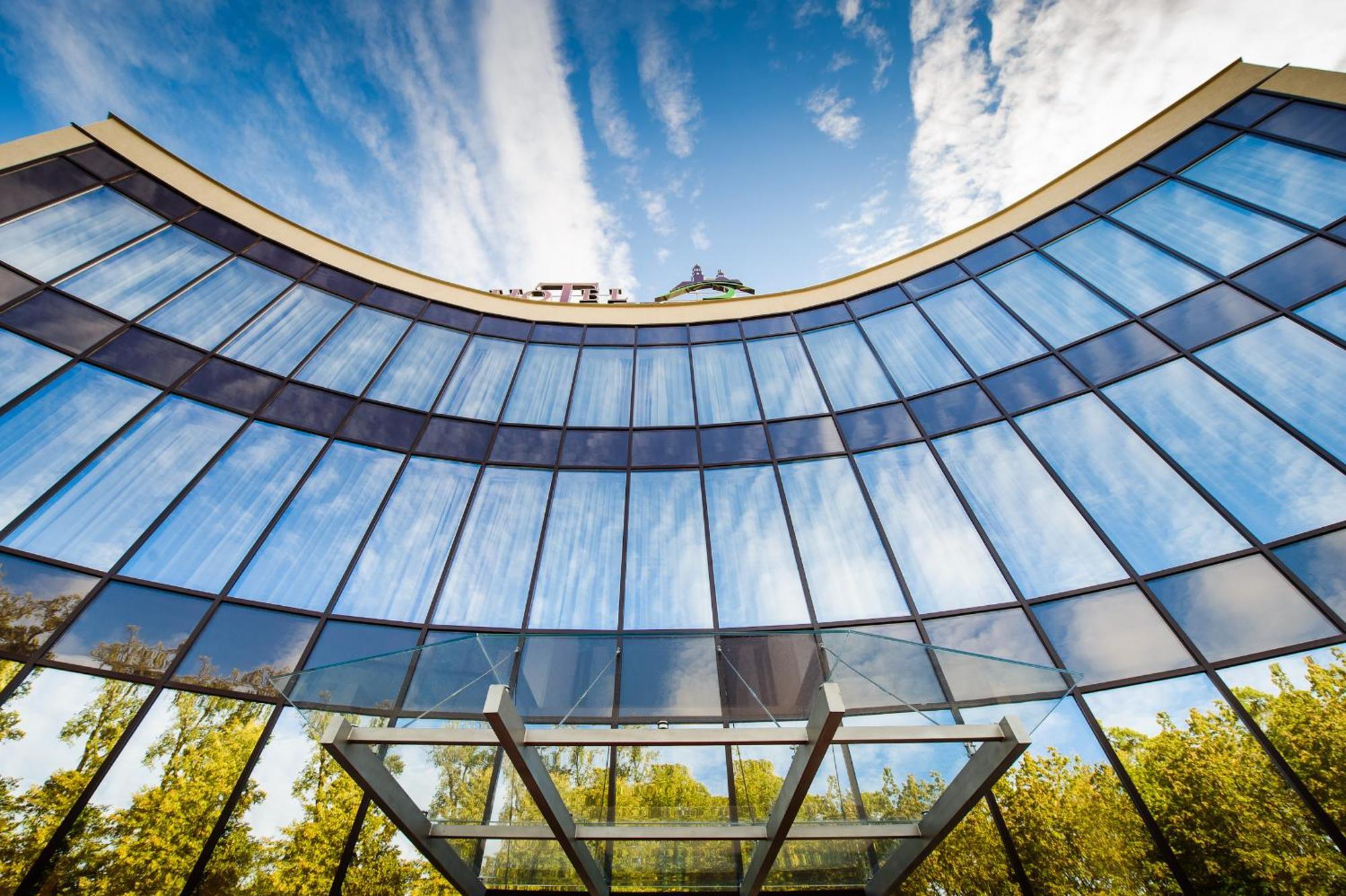 Hotel Trzebnica Eksteriør bilde