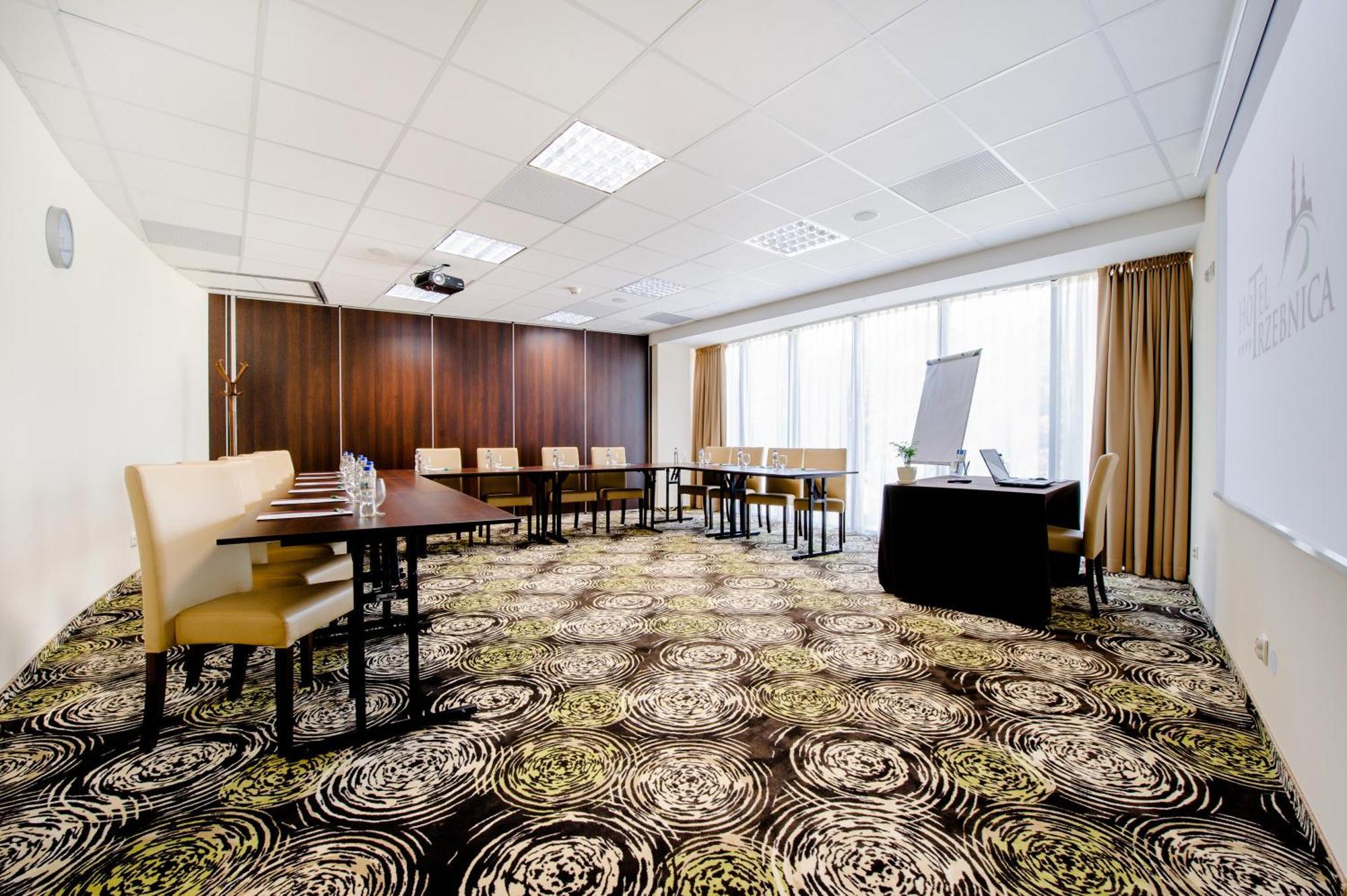 Hotel Trzebnica Eksteriør bilde