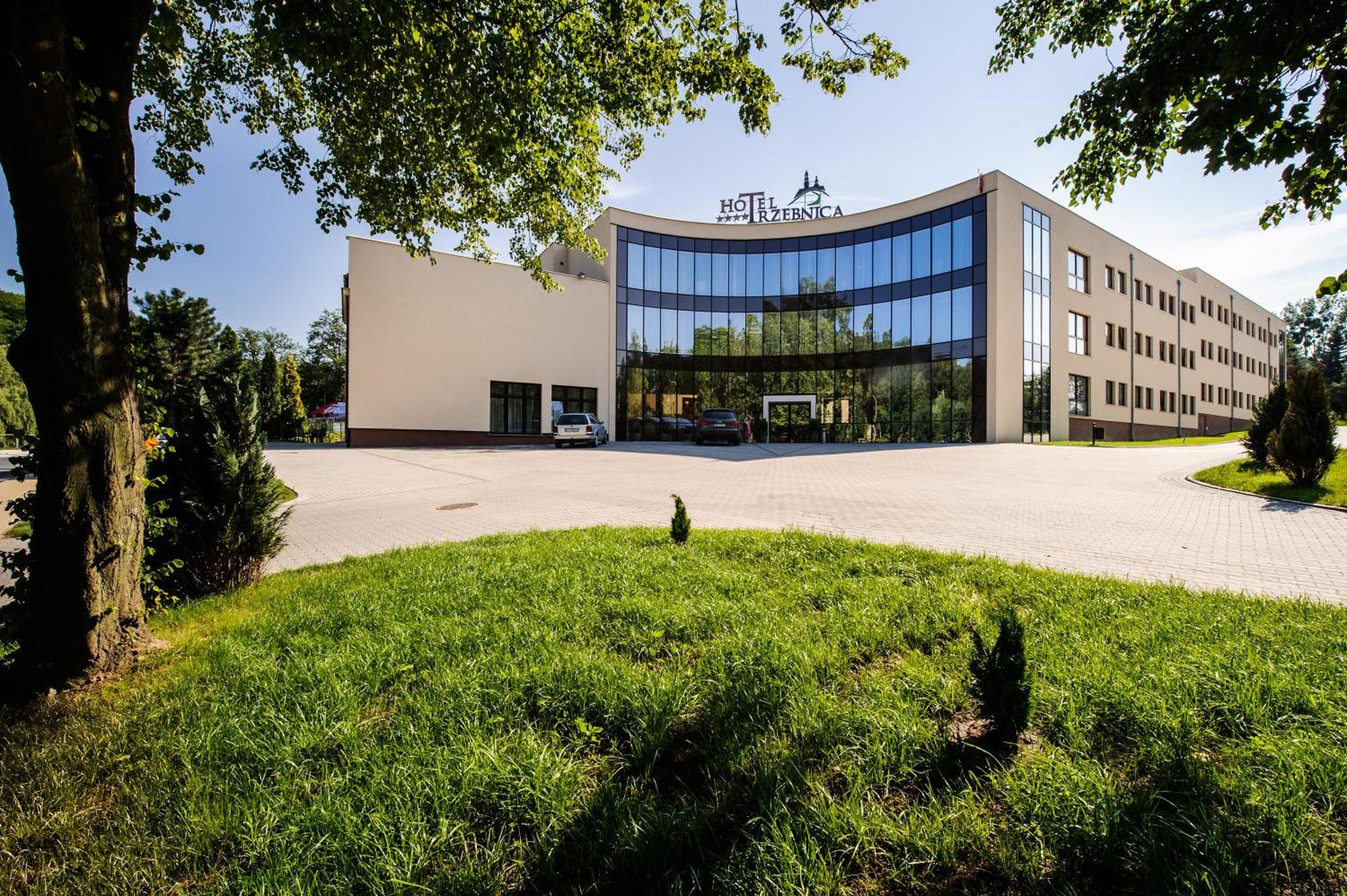 Hotel Trzebnica Eksteriør bilde