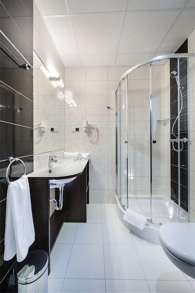 Hotel Trzebnica Eksteriør bilde