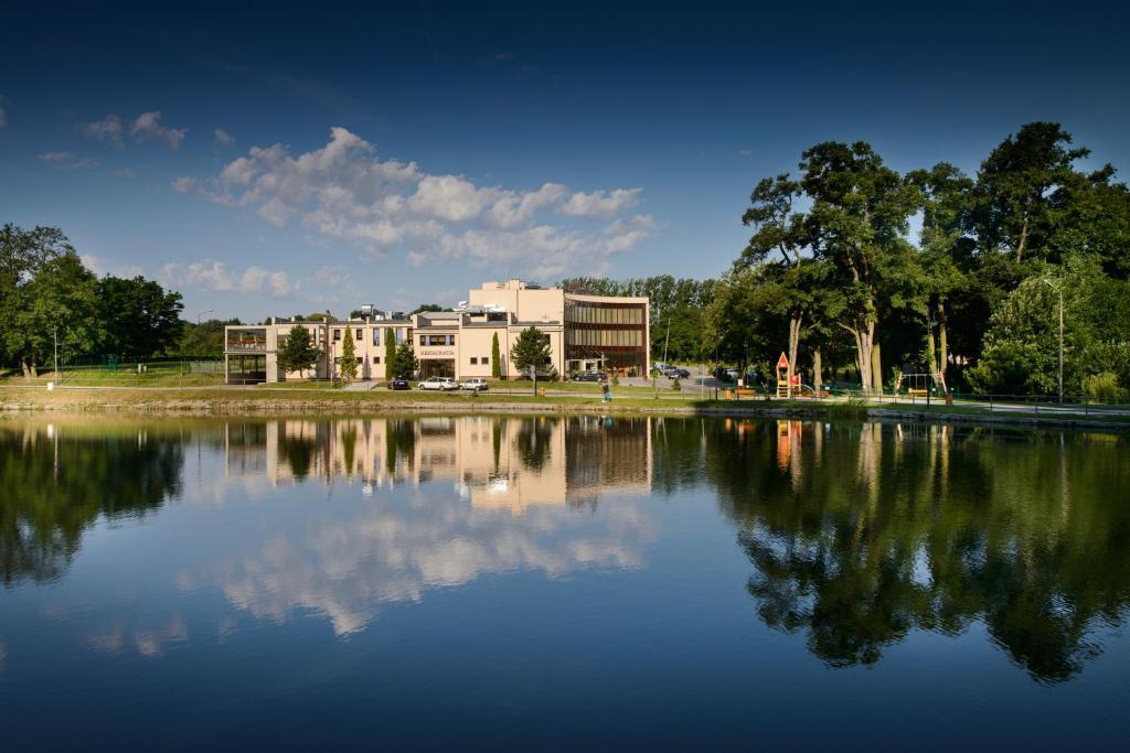 Hotel Trzebnica Eksteriør bilde