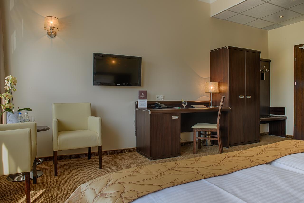 Hotel Trzebnica Eksteriør bilde