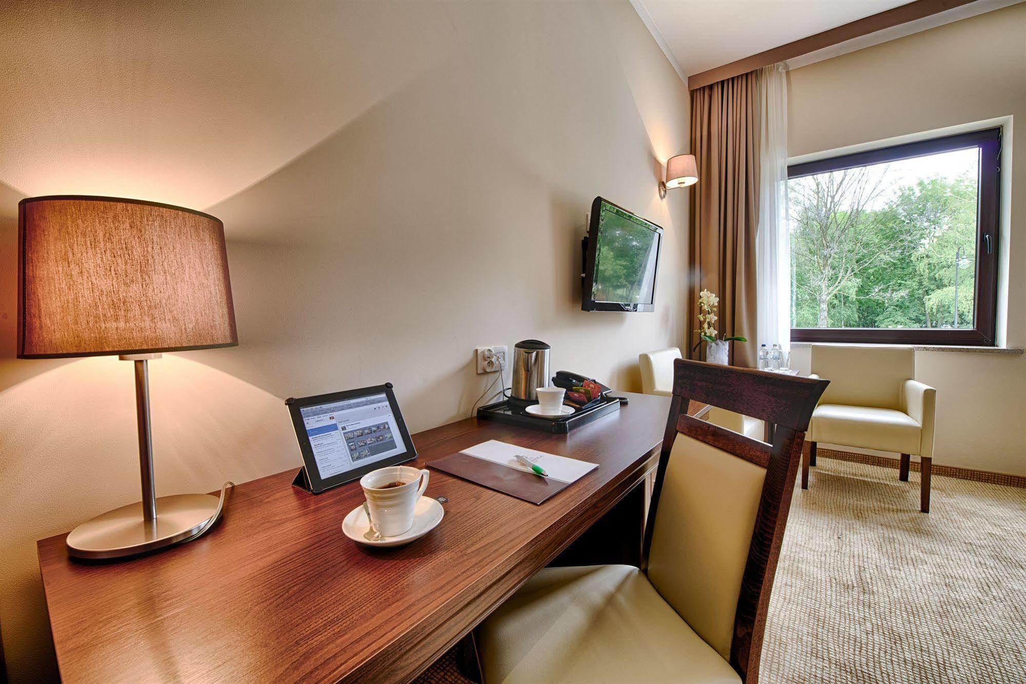 Hotel Trzebnica Eksteriør bilde